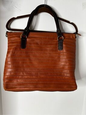 IL DUCA ITALY Leather Shoulder Bag  Crossbody Strap is missing